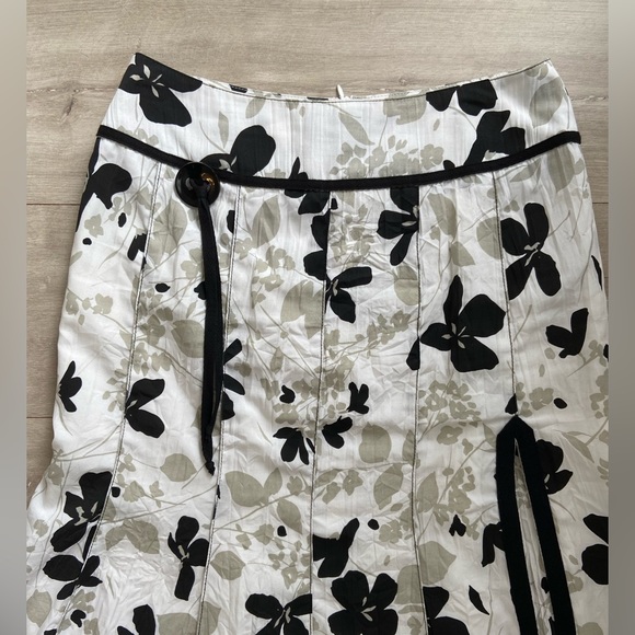 VEX Collection - Top (38); Skirt (36) - Two piece, black white and grey outfit - Picture 8 of 16